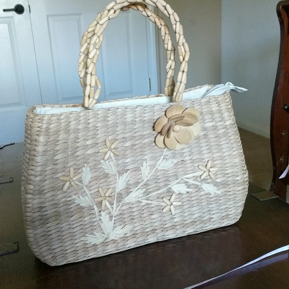 Straw bag